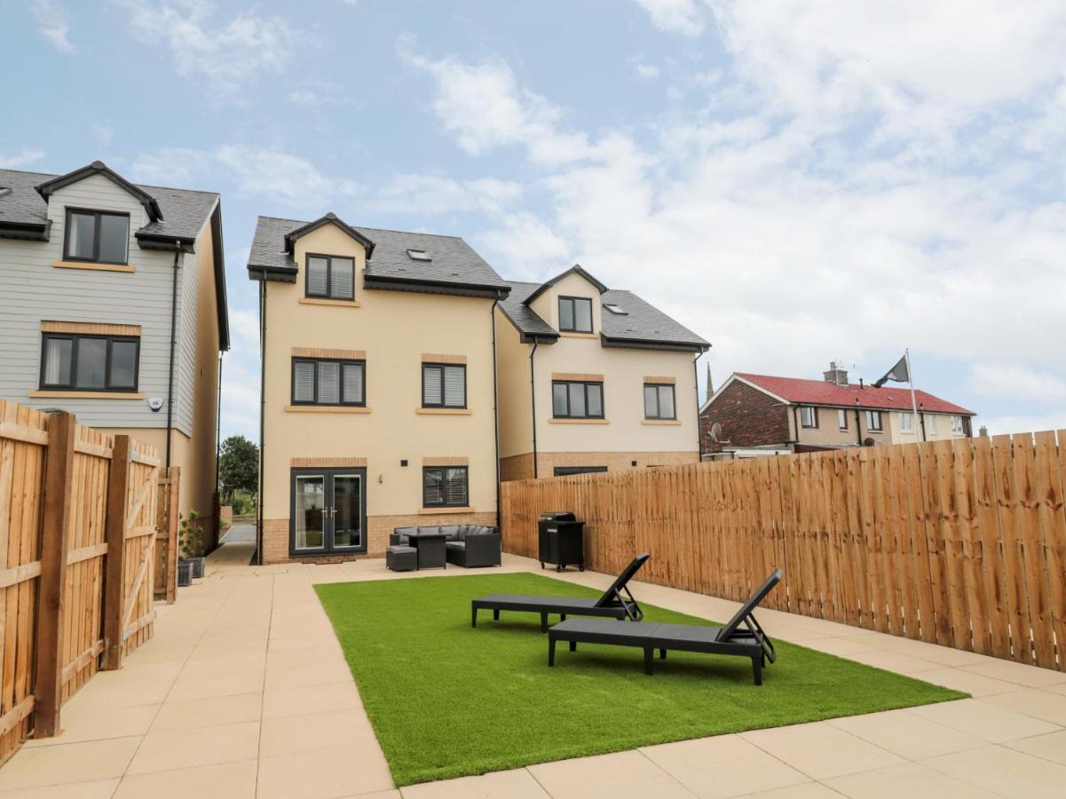 Amble Views Villa Morpeth Exterior photo